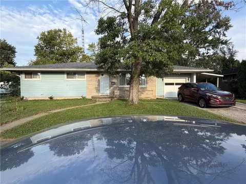 1126 Adams St, Fairborn, OH 45324