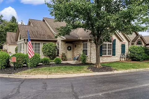 2061 Wentworth Village Dr, Bellbrook, OH 45305
