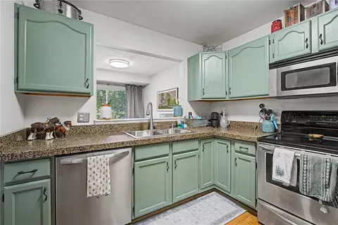 Kitchen - 774 Stoneharbor Ln, Maineville, OH 45039 photo 1 of 3