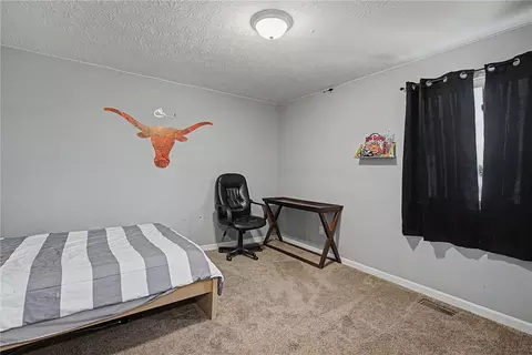 Bedroom - 3436 Beal Rd, Franklin, OH 45005 photo 1 of 11