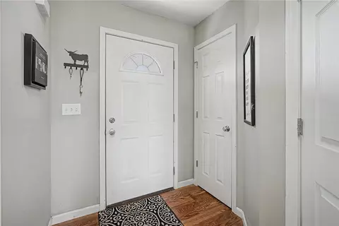 Entry Way - 3436 Beal Rd, Franklin, OH 45005 photo 1 of 3