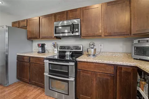 Kitchen - 3436 Beal Rd, Franklin, OH 45005 photo 3 of 4