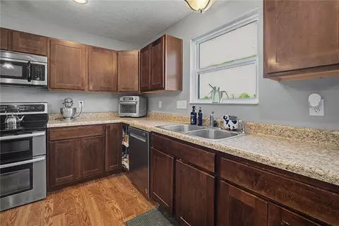 Kitchen - 3436 Beal Rd, Franklin, OH 45005 photo 2 of 4