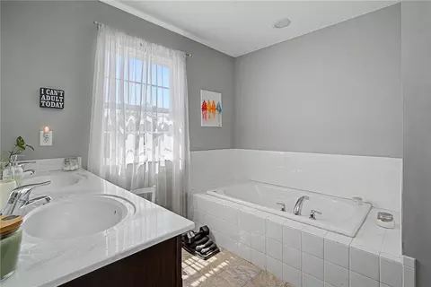 Bath - 3436 Beal Rd, Franklin, OH 45005 photo 3 of 5