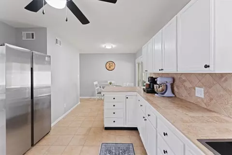 Kitchen - 125 E Doris Dr, Fairborn, OH 45324 photo 4 of 5