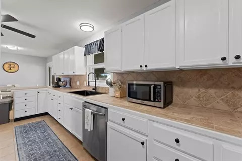 Kitchen - 125 E Doris Dr, Fairborn, OH 45324 photo 2 of 5