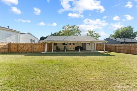 Exterior - 125 E Doris Dr, Fairborn, OH 45324 photo 9 of 10