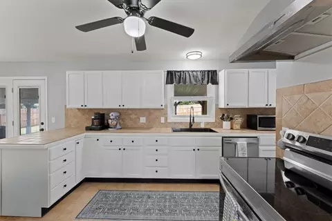 Kitchen - 125 E Doris Dr, Fairborn, OH 45324 photo 5 of 5