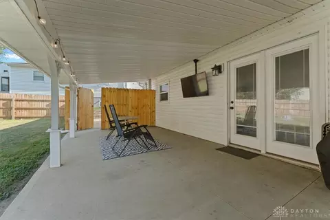 Exterior - 125 E Doris Dr, Fairborn, OH 45324 photo 7 of 10