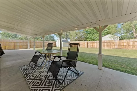 Exterior - 125 E Doris Dr, Fairborn, OH 45324 photo 5 of 10