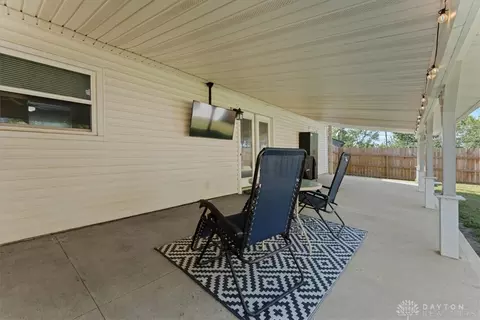 Exterior - 125 E Doris Dr, Fairborn, OH 45324 photo 6 of 10