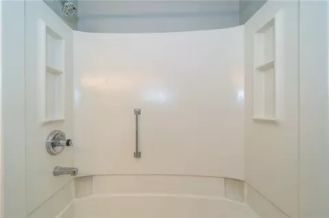 Bath - 5845 Overbrooke Rd, Centerville, OH 45440 photo 3 of 7