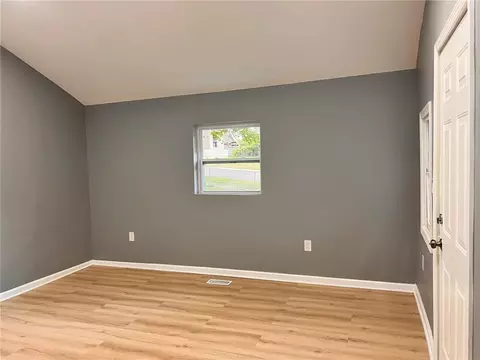 Bedroom - 1015 Hillcrest Ave, Springfield, OH 45504 photo 1 of 6
