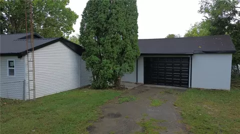 Exterior - 1015 Hillcrest Ave, Springfield, OH 45504 photo 2 of 10