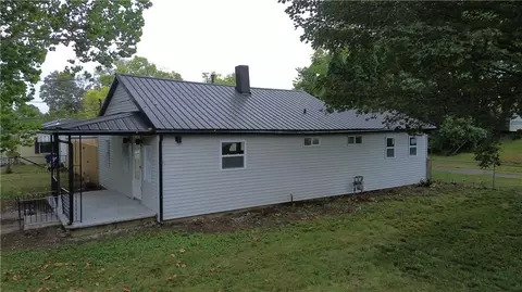 Exterior - 1015 Hillcrest Ave, Springfield, OH 45504 photo 1 of 10