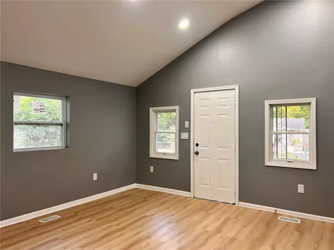Living - 1015 Hillcrest Ave, Springfield, OH 45504 photo 2 of 2