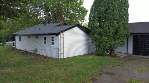 Exterior - 1015 Hillcrest Ave, Springfield, OH 45504 photo 3 of 10