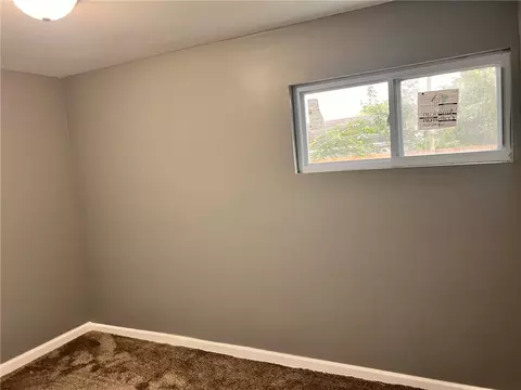 Bedroom - 1015 Hillcrest Ave, Springfield, OH 45504 photo 4 of 6