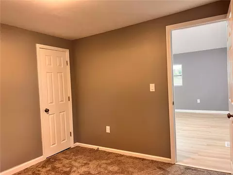 Bedroom - 1015 Hillcrest Ave, Springfield, OH 45504 photo 3 of 6