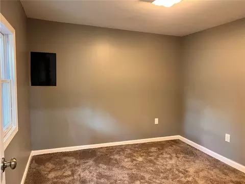 Bedroom - 1015 Hillcrest Ave, Springfield, OH 45504 photo 2 of 6