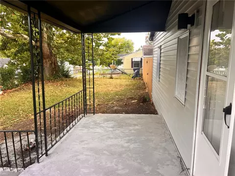 Exterior - 1015 Hillcrest Ave, Springfield, OH 45504 photo 8 of 10