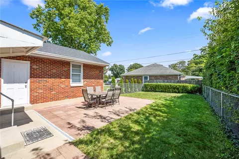 Exterior - 600 Cushing Ave, Kettering, OH 45429 photo 4 of 5