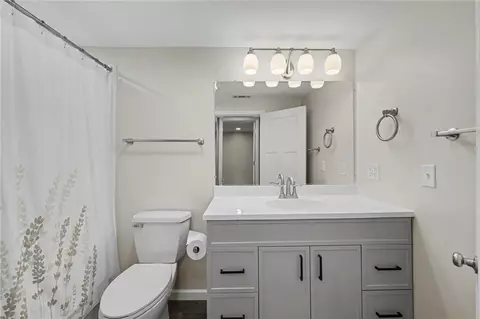 Bath - 600 Cushing Ave, Kettering, OH 45429 photo 2 of 3