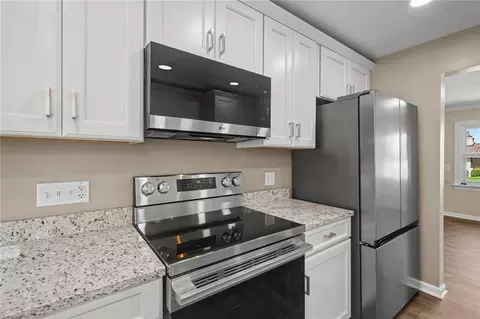 Kitchen - 600 Cushing Ave, Kettering, OH 45429 photo 5 of 5
