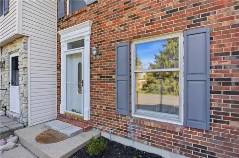 Exterior - 456 Rolling Mdws, Centerville, OH 45459 photo 2 of 12