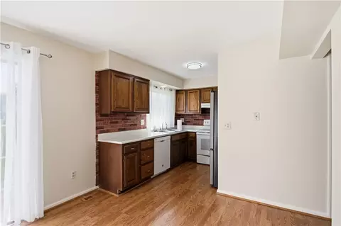 Kitchen - 456 Rolling Mdws, Centerville, OH 45459 photo 1 of 5