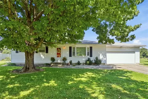 1683 Hillcrest Ave, Wilmington, OH 45177