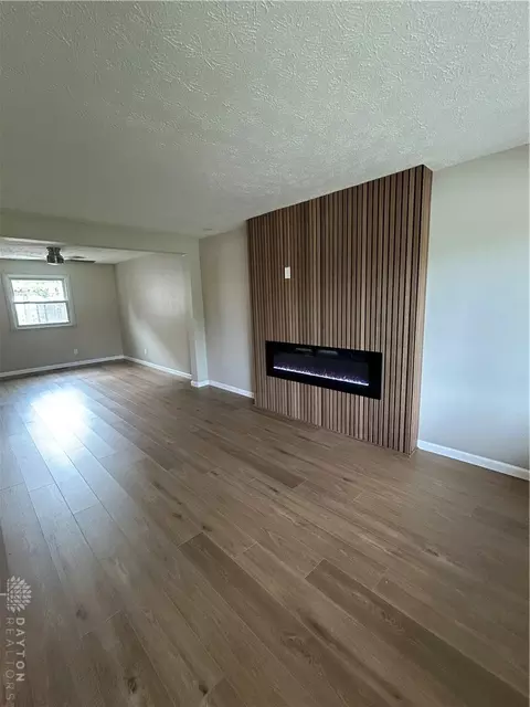 Living - 9920 Sheehan Rd, Centerville, OH 45458 photo 1 of 2