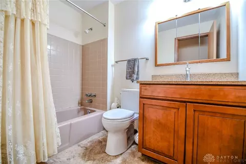 Bath - 2016 E Oak Tree Dr, Kettering, OH 45440 photo 2 of 3