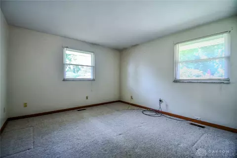 Bedroom - 2016 E Oak Tree Dr, Kettering, OH 45440 photo 5 of 8