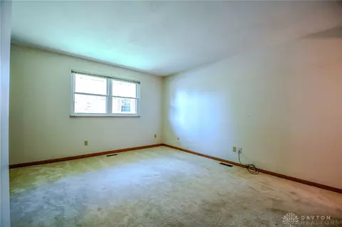 Bedroom - 2016 E Oak Tree Dr, Kettering, OH 45440 photo 2 of 8
