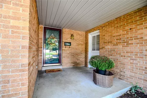Exterior - 2016 E Oak Tree Dr, Kettering, OH 45440 photo 9 of 15