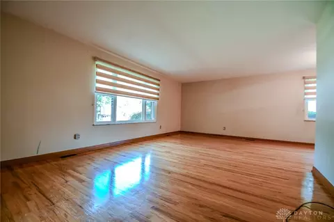 Living - 2016 E Oak Tree Dr, Kettering, OH 45440 photo 4 of 7