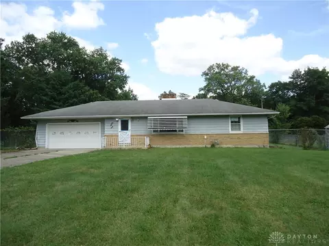 6066 Aaron Ln, Huber Heights, OH 45424