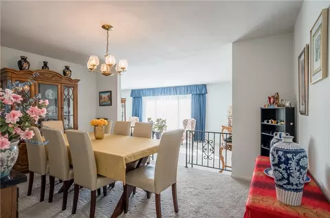 Dining - 243 E Rahn Rd, Kettering, OH 45429 photo 2 of 3