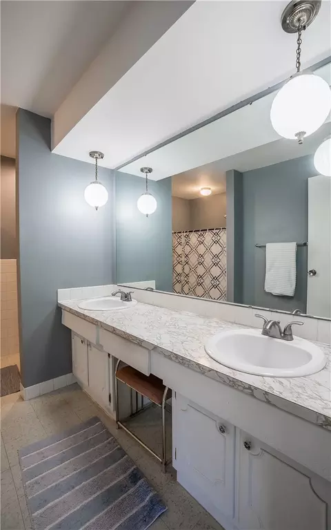 Bath - 243 E Rahn Rd, Kettering, OH 45429 photo 4 of 4