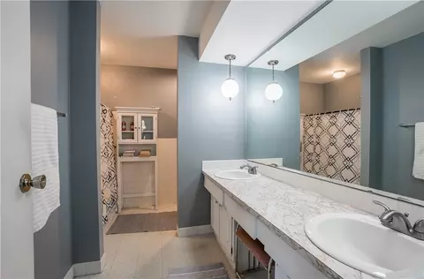 Bath - 243 E Rahn Rd, Kettering, OH 45429 photo 3 of 4