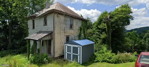 310 Garfield St, East Palestine, OH 44413