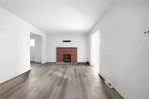 Living - 1140 Croyden Dr, Kettering, OH 45420 photo 1 of 5