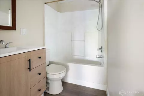 Bath - 1140 Croyden Dr, Kettering, OH 45420 photo 1 of 2
