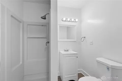 Bath - 41 Pointview Ave, Dayton, OH 45405 photo 1 of 2