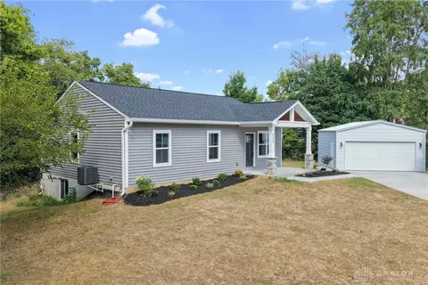 Exterior - 988 Crab Tree Ct, Morrow, OH 45152 photo 2 of 12