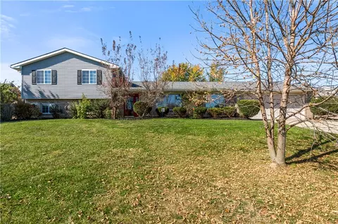 2445 Spicer Dr, Dayton, OH 45431