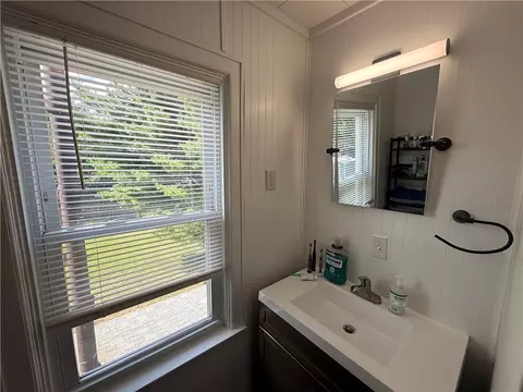 Bath - 311 Ludlow Ave, Springfield, OH 45505 photo 1 of 2