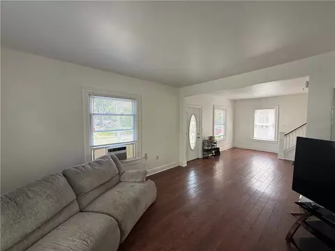 Living - 311 Ludlow Ave, Springfield, OH 45505 photo 1 of 2