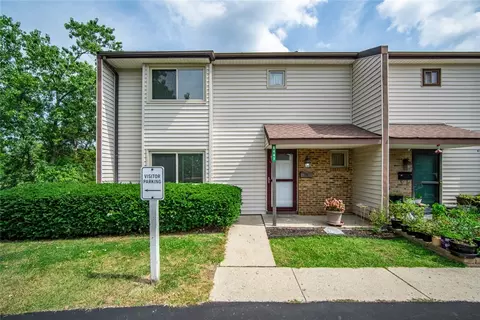 6447 Harbinger Ln, Dayton, OH 45449